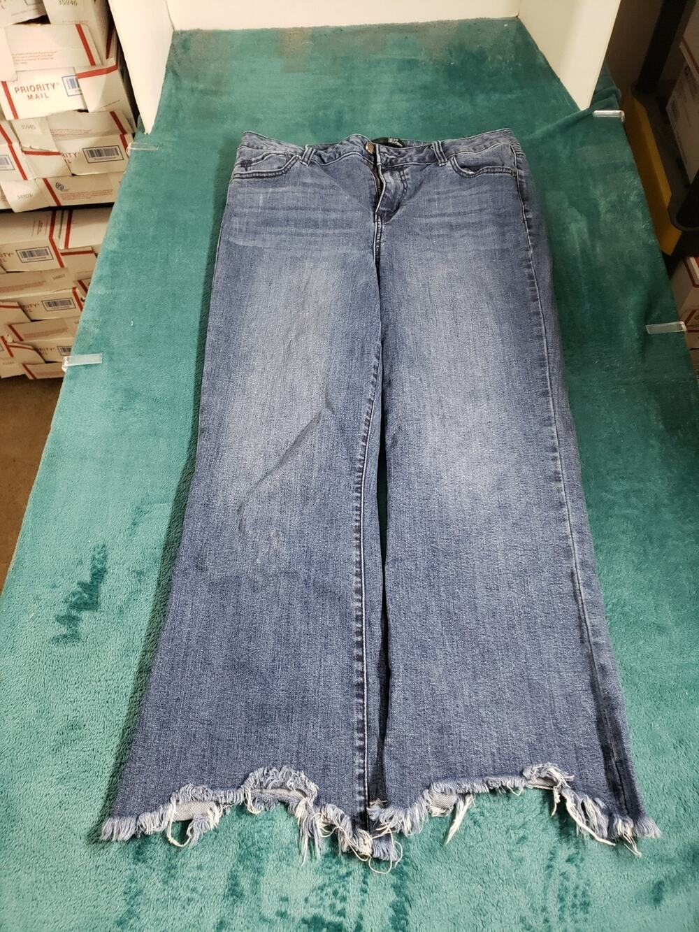 1822 Jeans Size 14 Womens Blue Stretch Pants Fray Hem Denim Mid Rise Wide Leg